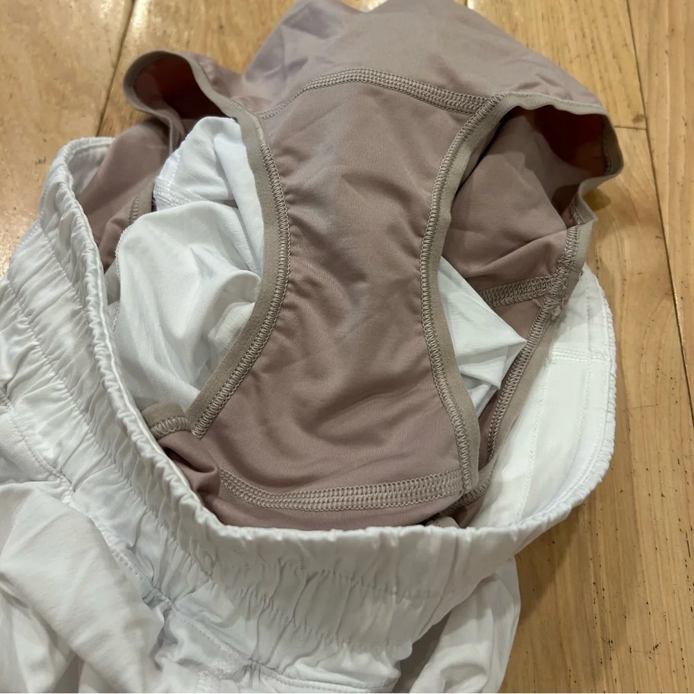 Lululemon Track That High Rise White Athletic Shorts with Liner - Women’s Size 6 - Picture 4 of 7